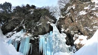 冬の絶景☆クリスタルの氷瀑　”庵滝”