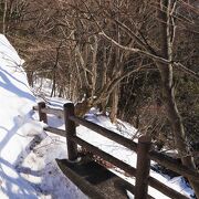 雪のシーズンは湯滝へのルートはクローズ