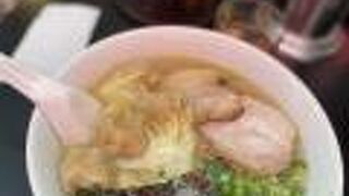ボリューム満点ワンタン麺