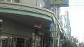 日曜日でも開いている店もある