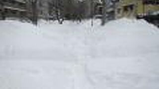 冬は深雪に埋もれる