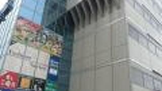 会社帰りにふらっと立ち寄れるのが何よりのギャラリー