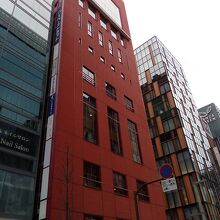 銀座資生堂パーラー本店と花椿通り