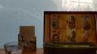 タイ料理にしてはおしゃれな店内