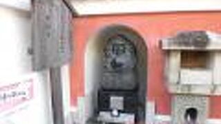 顔とお腹の辺りがたくさん触られるみたいで光ってました