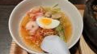 洋食屋で食べる旨味の詰まった名物冷麺