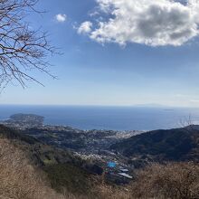 真鶴半島とうっすら大島