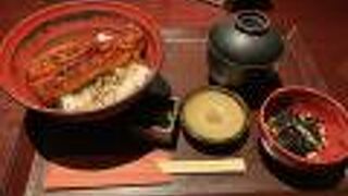 鰻丼はメニューと大違い！