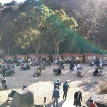 出店のブースも出る。