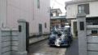 特徴的な本堂がある寺院