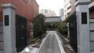 浅草通りに面した閑静な寺院