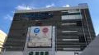 新宿駅東口の駅ビル