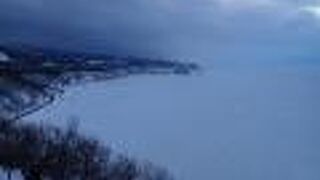ウトロ港に広がる流氷が絶景！
