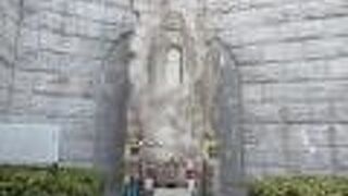 大きなお地蔵様がいます