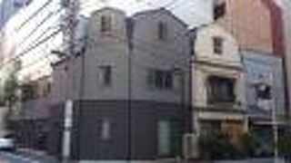 昭和４年に建てられた３軒の長屋建ての不思議な建物