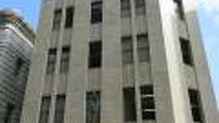 歴史博物館の向かい