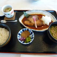 ぶりの照り焼き定食