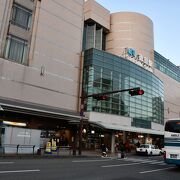 徳島駅は、阿波の中心地です