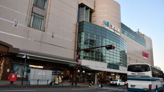 徳島駅は、阿波の中心地です