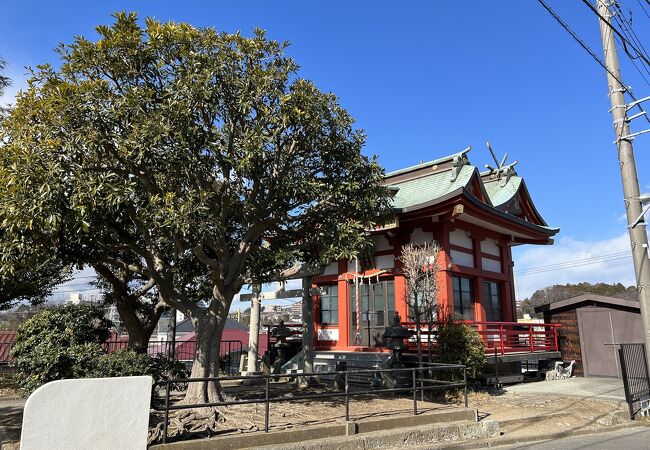 神社の説明書きはなく、拝殿だけが建っている