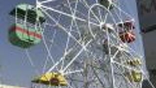 名古屋三越屋上にある登録文化財遊園地の観覧車