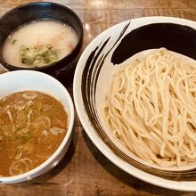 つけ麺(王道と鶏塩)850円