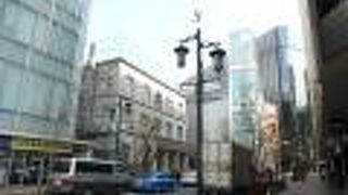 みゆき通りに溶け込んでいます