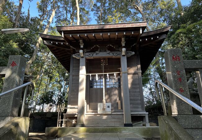 泉小次郎親衡ゆかりの神社