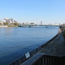 右手に「言問橋」俯瞰