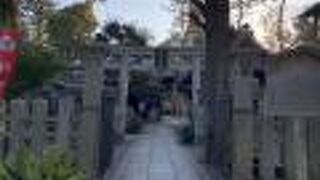 ひっそりとした神社