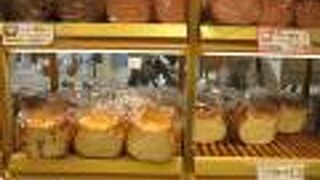 ねこの形のパンが多いです