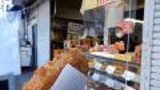 仙台朝市の名物店舗の一つです