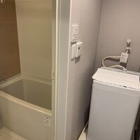 トイレは浴室とは別にあります