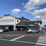 松江城すぐそば島根県の特産品が沢山おいてあります。無料の駐車場も