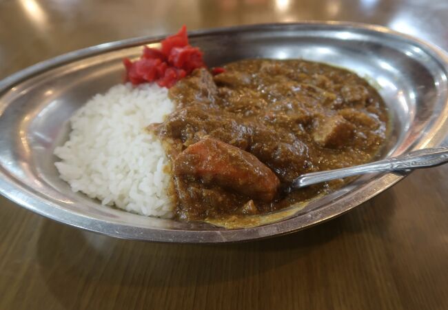 新鮮市場で食べる500円のカレー