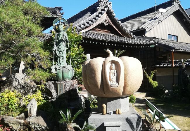 海沿いのお寺