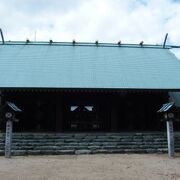松山城の東側に鎮座する神社