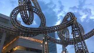 6本脚の銀の怪獣