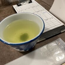 料理の味は濃い！お茶は薄い～