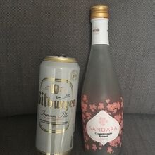 1ユーロ以下で買えるビールと桜のようなデザインが可愛いお酒