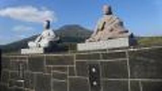 ２人並んでいます