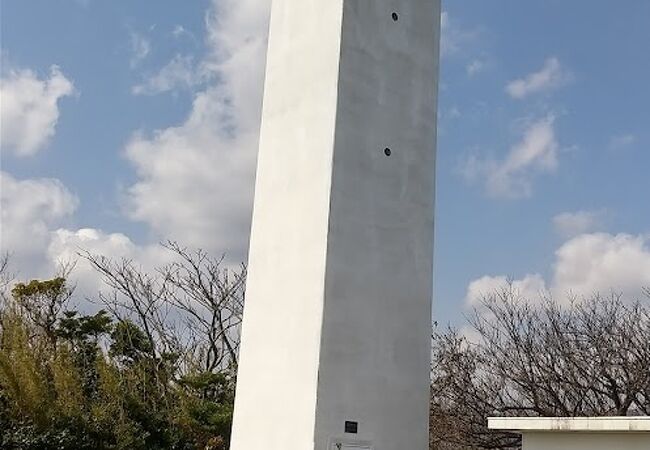 稲取岬にたつ白亜の灯台
