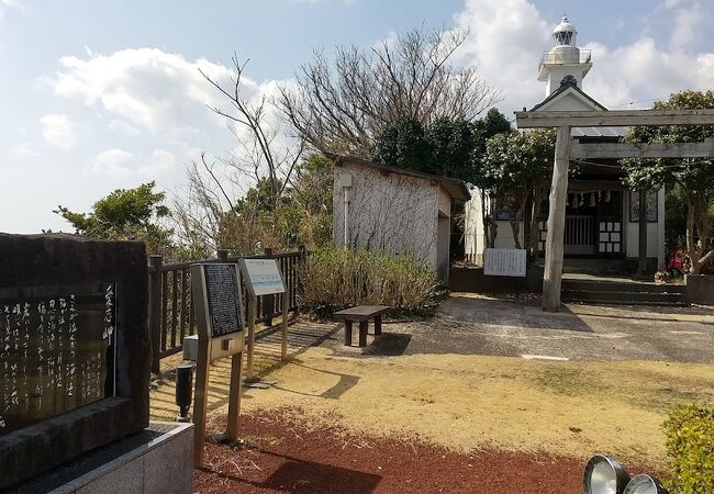 稲取岬にある小さな神社　ご神体は・・・