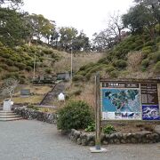 鵜島城跡に造られた風光明媚な公園