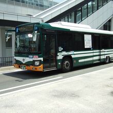 ちょっと機動隊の輸送車みたいな感じです