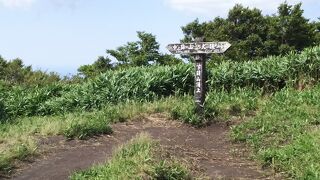 犬挟峠から下蒜山へのコースは眺望抜群。