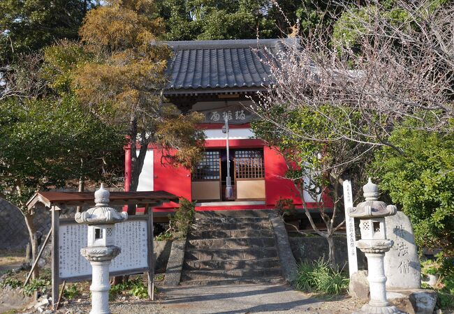 景勝地・堂ヶ島にある小さなお堂