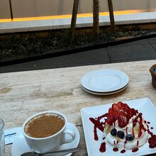 飲み物はスパイスたっぷりでおいしかったです