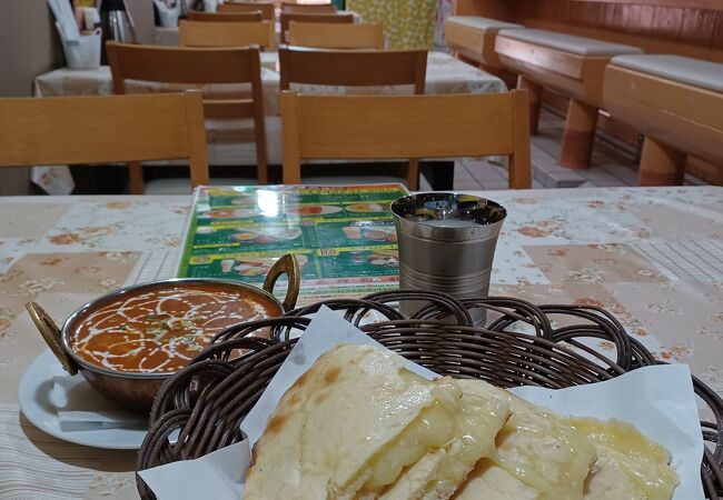 チーズナンはマスト