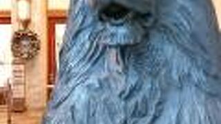 フォトジェニックなライオン像